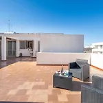 Coastal Chic Rooftop Vista Mare *