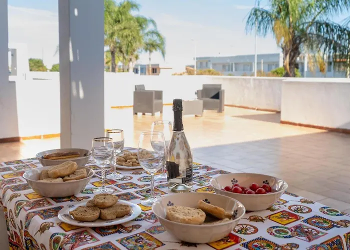 Coastal Chic Rooftop Vista Mare Holiday home *