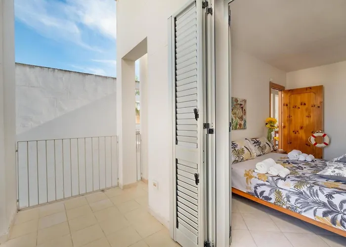 Coastal Chic Rooftop Vista Mare *