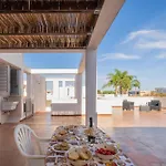 Coastal Chic Rooftop Vista Mare